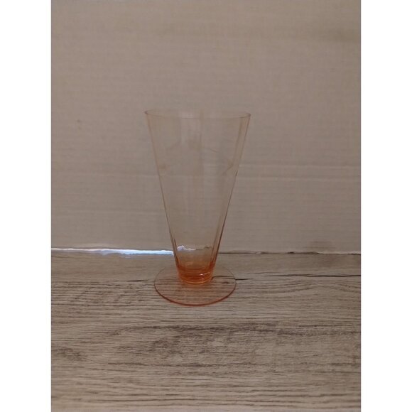 Vintage Pink Depression Glass Wine Glass With Etched Floral Design - Picture 4 of 4